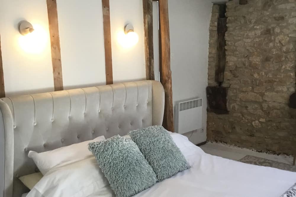 Saint-Front-la-Riviere Cottage | Perfect Perigord Vert peaceful retreat in beautifully restored cottage with pool