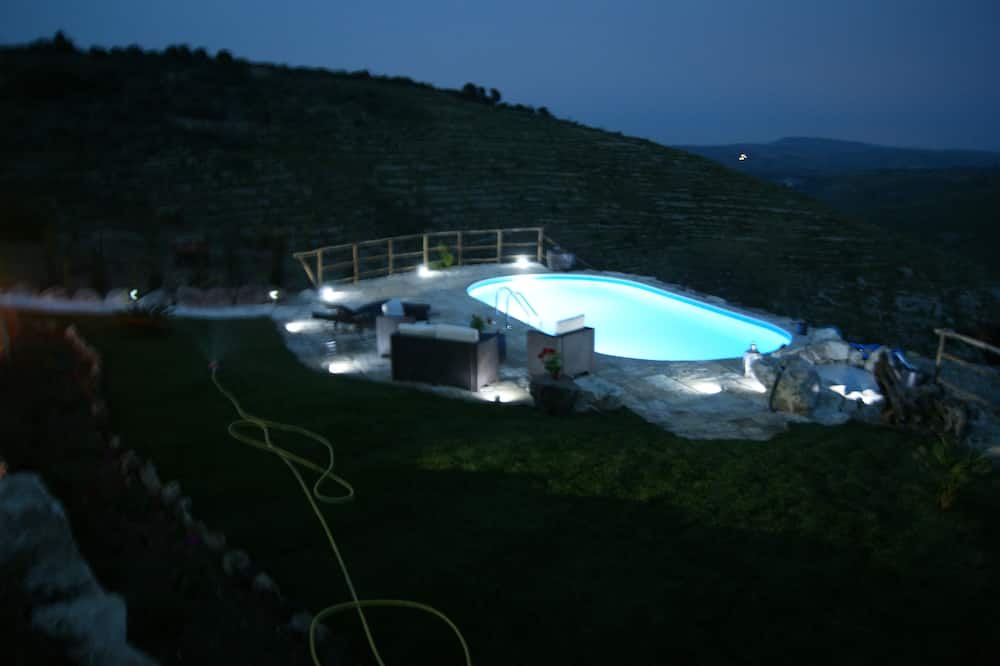 Buscemi Apartment | Apartment No.2 in the country house in the middle of the olive grove - peace and relaxation
