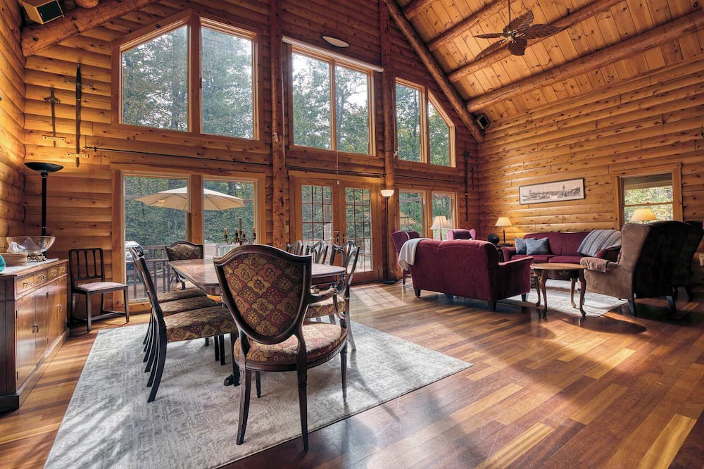 Blandford House | Tranquil Retreat 6-BRs Total in the Berkshires