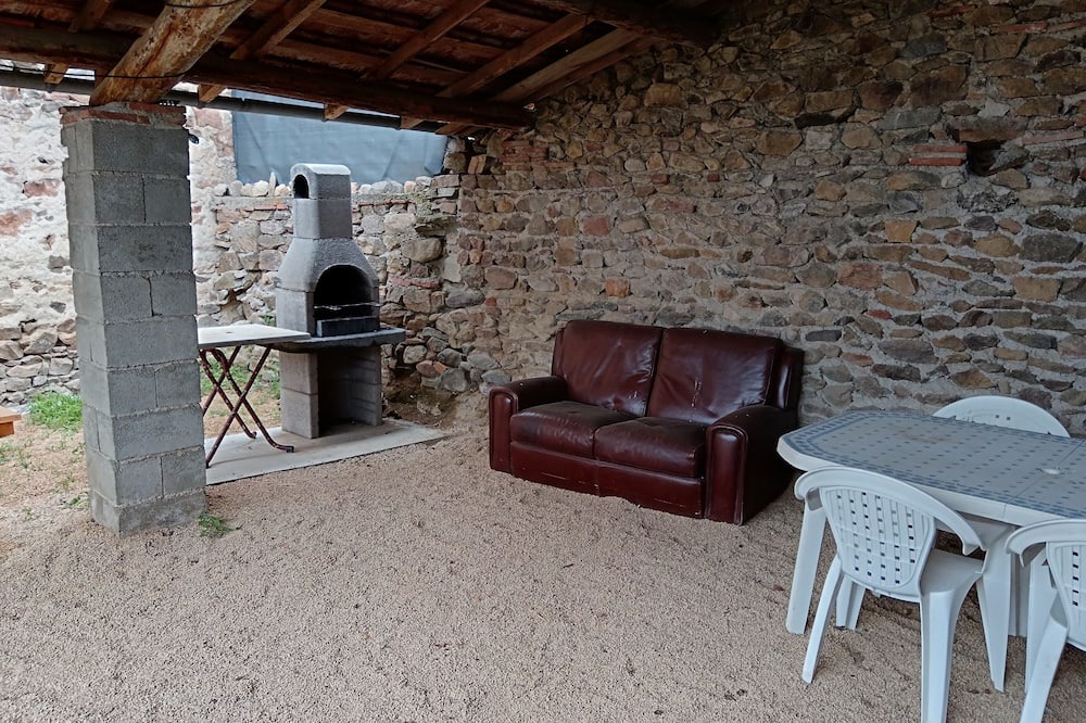 Javaugues House | Country house with private outdoor area with brazier barbecue