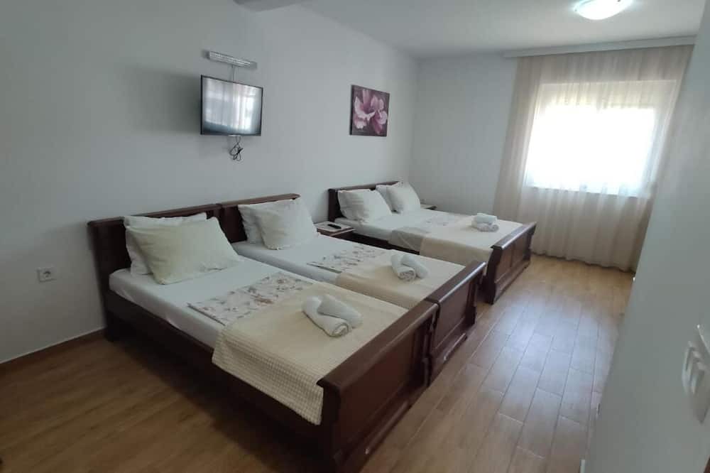 Gjerana House | Quad Room with Kitchen & Terrace