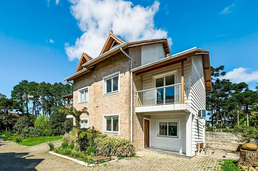 Floresta House | Casa Completa Triplex no Centro de Gramado