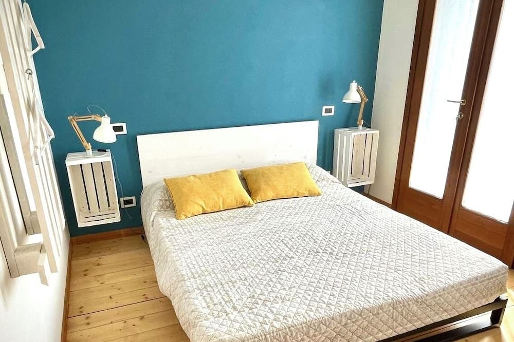 Pove del Grappa Apartment | Charming 2-bedroom apartment with WiFi, AC in awesome Pove del Grappa!