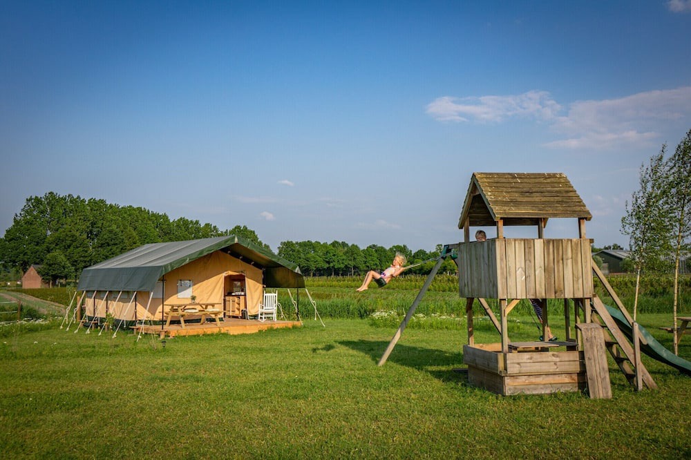 De Bus House | Glamping in Sint-Oedenrode near Eindhoven