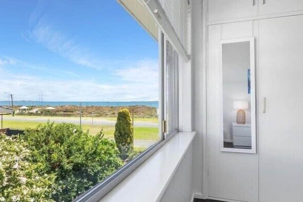 Rockingham Apartment | Coastal Vibes with a touch of convenience