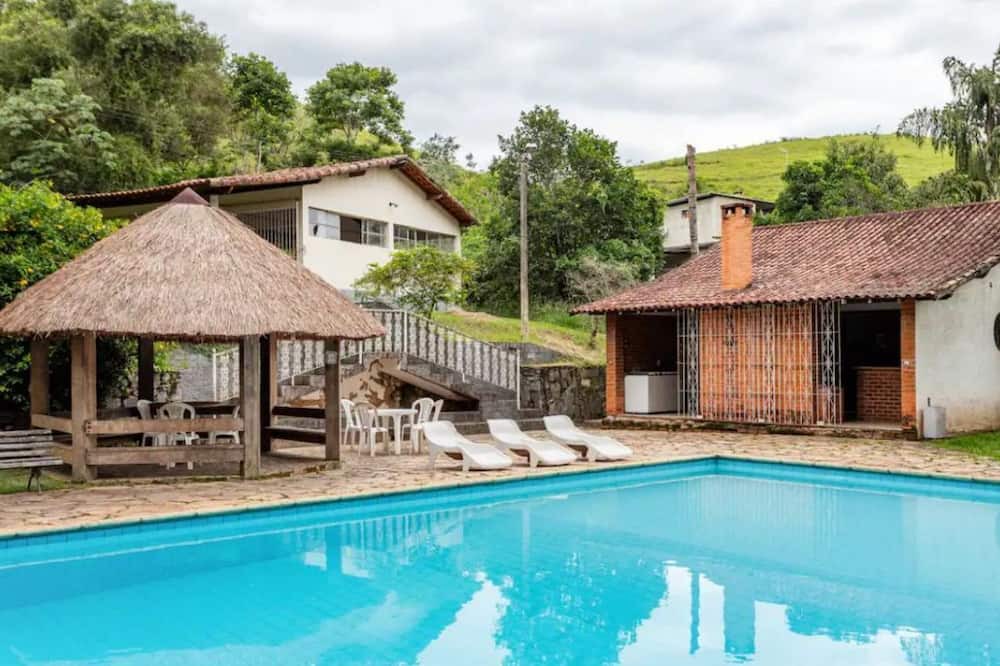 Vassouras Cottage | 7 bedroom farm, up to 20 people or more, Vassouras RJ. Pets allowed, Sítio Malabaku