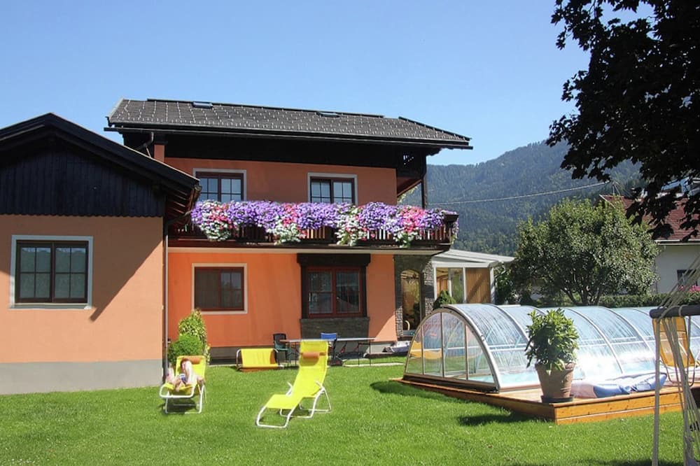 Tropolach Apartment | Apartment in Tröpolach near Nassfeld Gondola