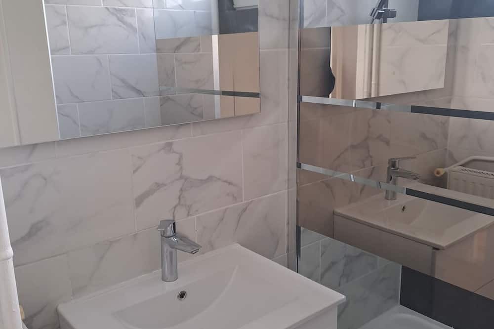 Thiais Apartment | Room at 7 minute areport d'orly