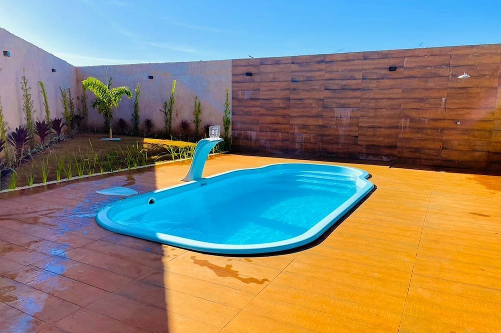 Olimpia Boat Rental | Charming 2-bedroom house boat in lovely Olímpia with AC, WiFi