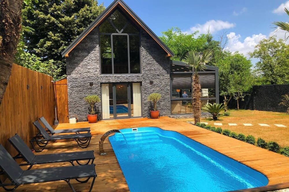 Sapanca Villa | 2+1 Private Pool - Sheltered - Fireplace 6 Person STONE HOUSE in Memnuniye