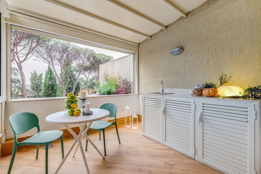 Zona LIII Tomba di Nerone Villa | Apartment Conad - One Bedroom Villa, Sleeps 2