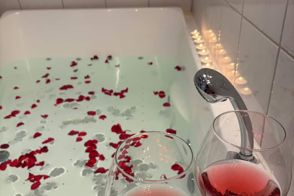Vejle Apartment | Charming apartment with jacuzzi in Vejle