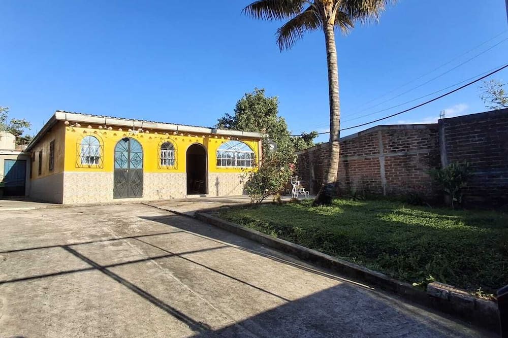Sonsonate House | Charming house with WiFi in delightful Sonsonate