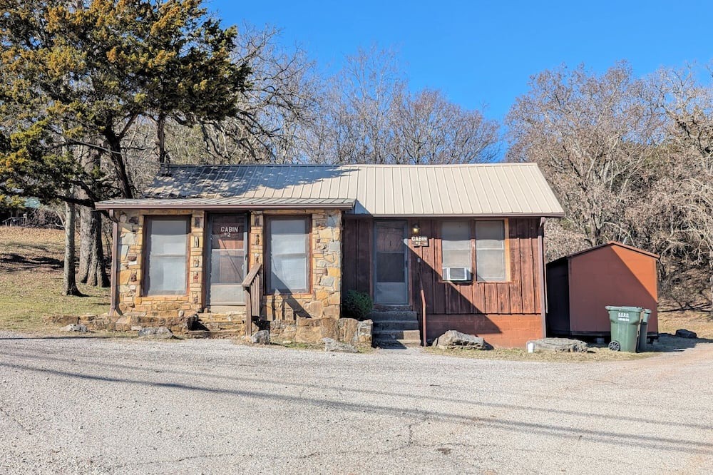 Davis Cabin | The Most Beautiful Views in Turner Falls