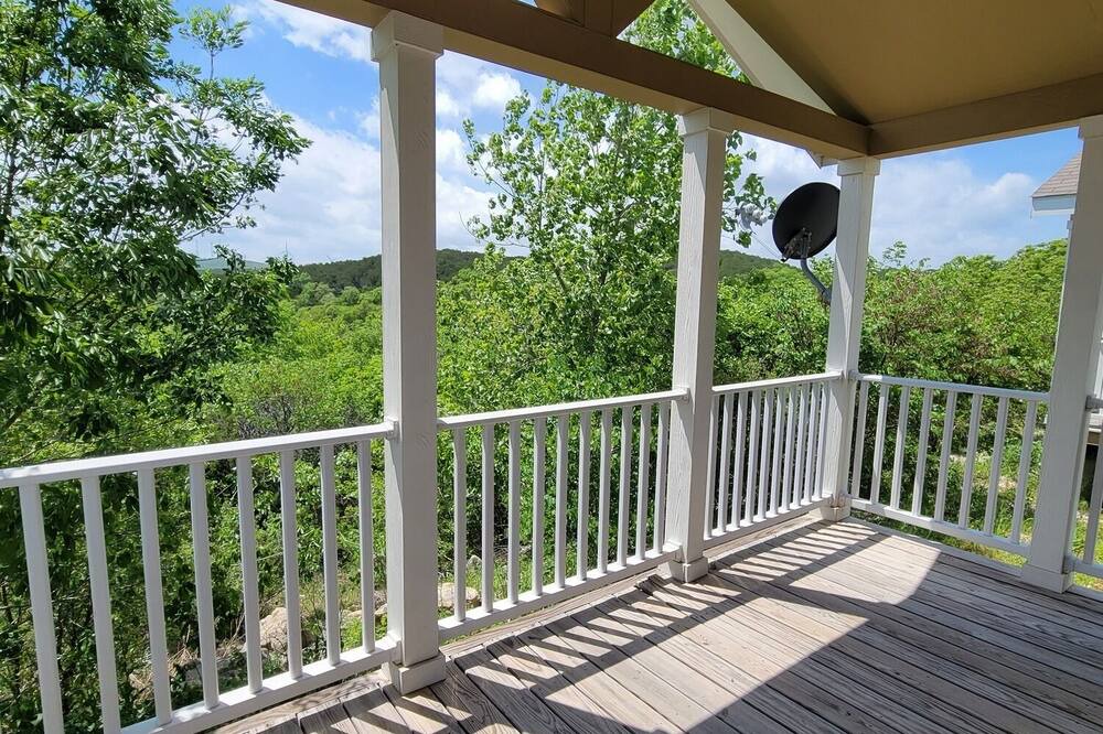 Davis Cabin | The Most Beautiful Views in Turner Falls