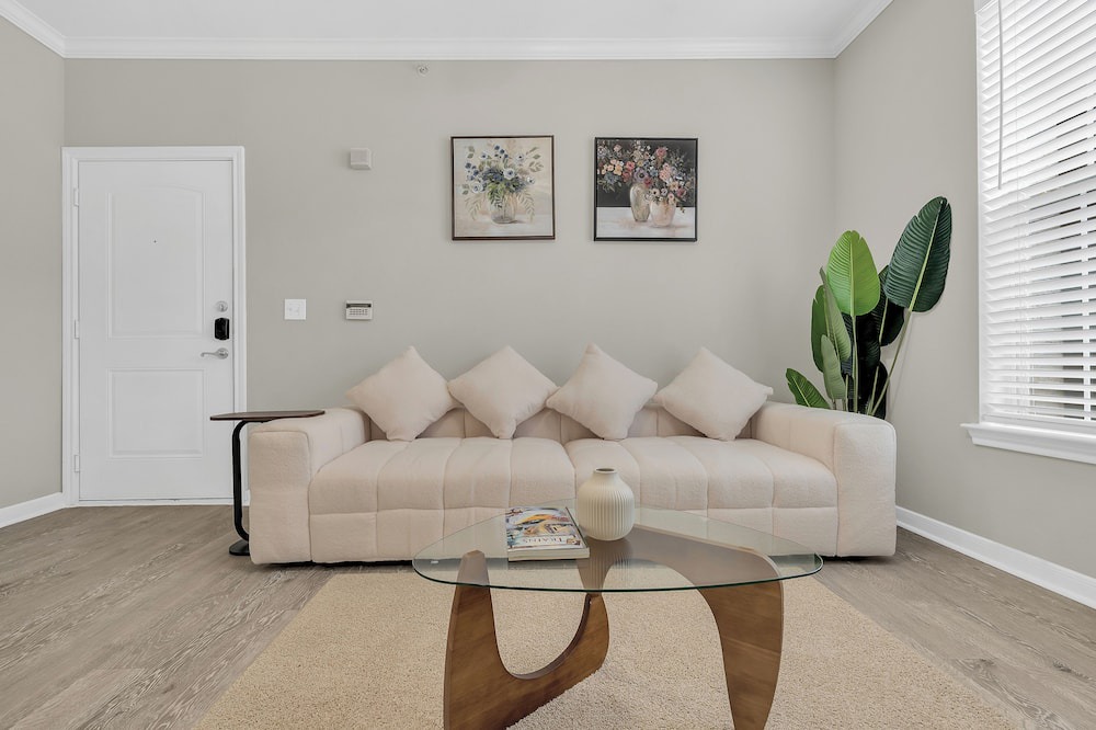 Egypt Apartment | Charming 1BD in Magnolia - pool, gym & steps from shops!