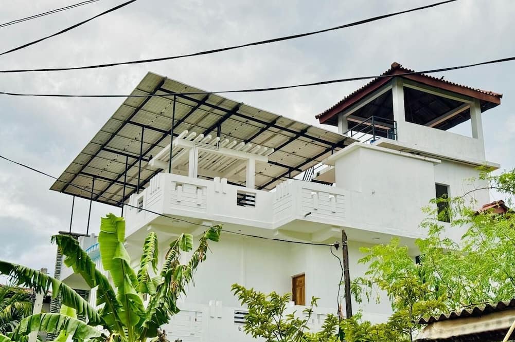 Arunagiri Nagar House | Trinco Town Family Guest House 4-bedroom bungalow in charming Trincomale with AC