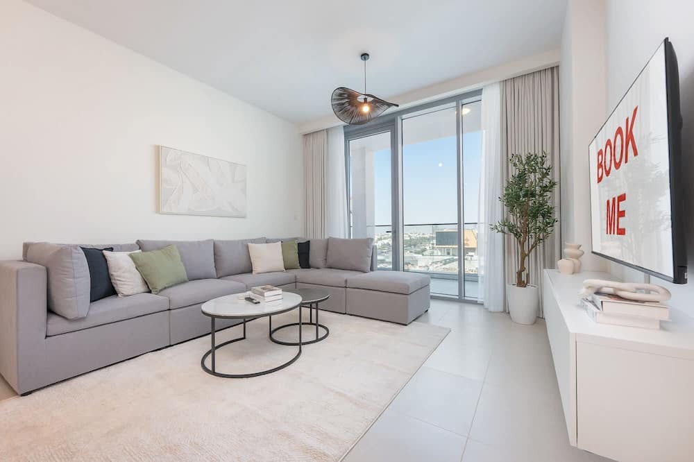 Al Safa Apartment | Elegant, Relaxing 3-Bedroom Apartment in Perfect Location at Canal Front 6