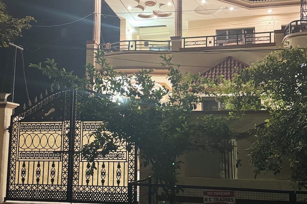 Jalandhar House | Spacious, comfortable and relaxation