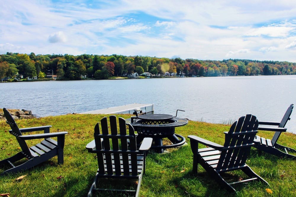 Bethlehem Village Cottage | Lakefront Charming Cottage Retreat, Bethlehem CT