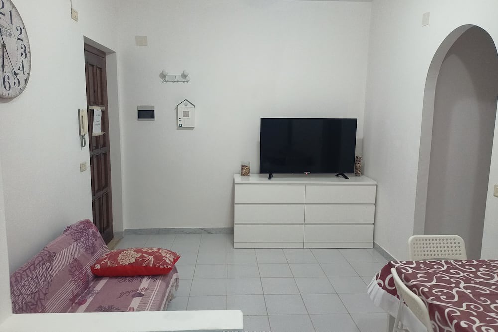Scalea Apartment | 70sqm furnished apartment 600m from the Sea