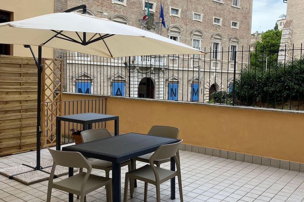 Ancona Apartment | In historic center with terrace 5 minutes from the harbor, cathedral and theater