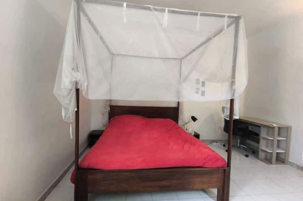 Grand Dakar Apartment | Studio Cosy & Quiet 1 bed living room & patio Fann Hock