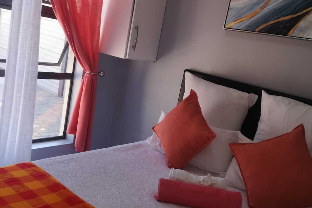 Universitas Apartment | 3 Bedroom, Close to shopping malls.