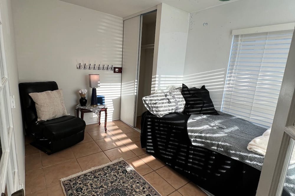 Rancho Bernardo House | Charming 2-bedroom house with WiFi and AC in sunny San Diego