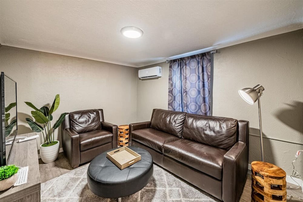 Barelas House | Pacific Edge C - 1 bedroom