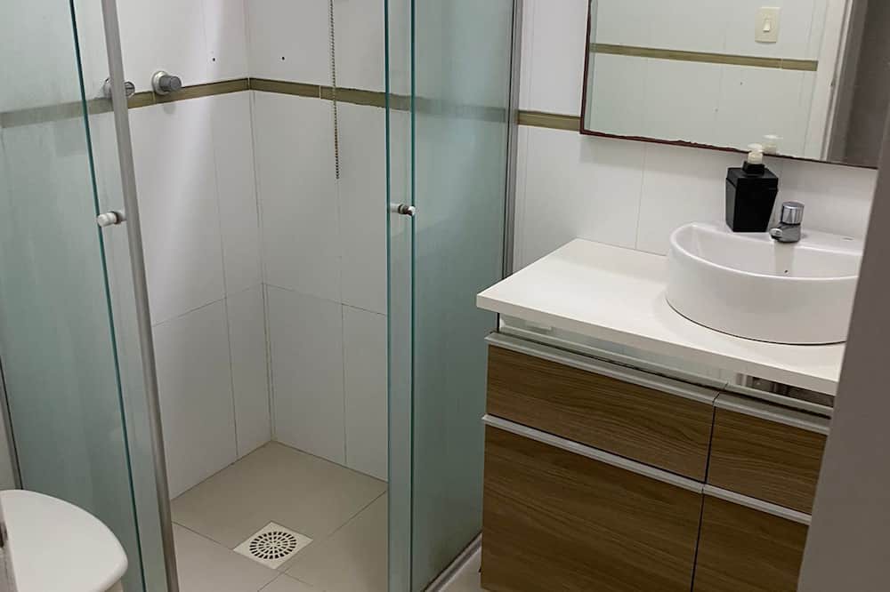 Varzea do Ranchinho Condo | Aluga-se- 1 quarto, 1 ban, .cozinha compartilhada,1 garagem p/casal ou mulher.