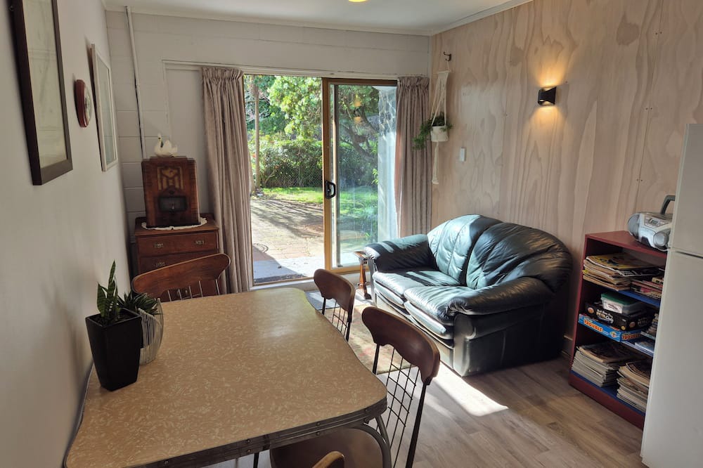 Coromandel Forest Park Apartment | Bonnie Doon on the Thames coast.