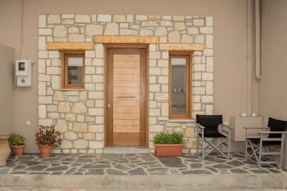 Tourloti Apartment | The Mountain House| Authentic Cretan Hideaway| Breathtaking & Nature Views