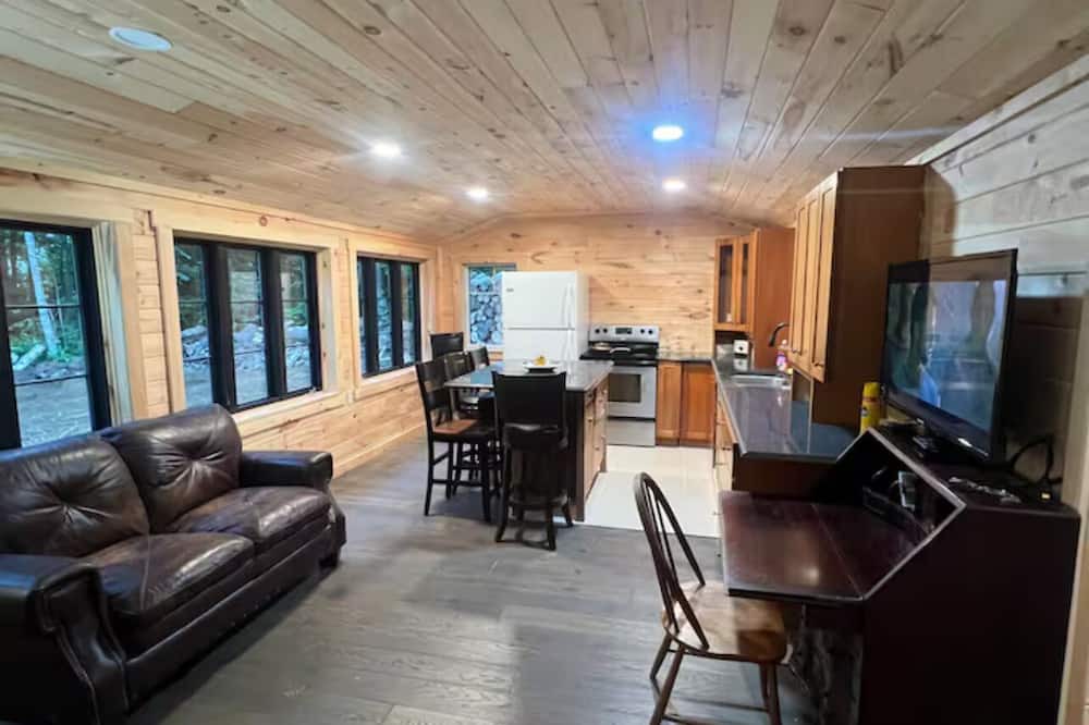 Rumford House | Charming 1-bedroom house with WiFi, Fireplace, Wooded Walking Trails