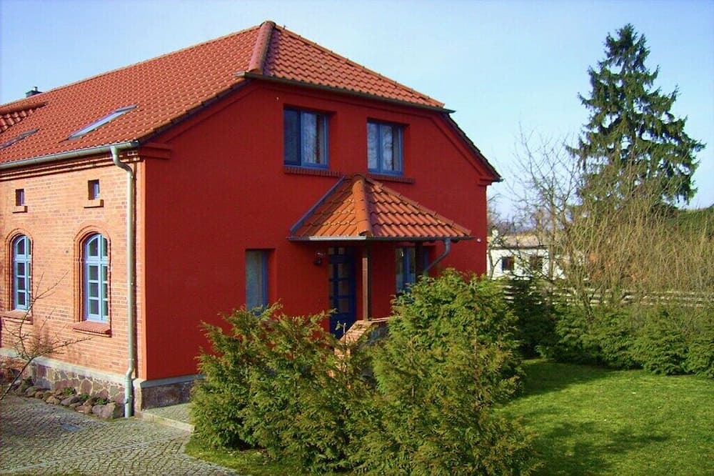 Furstenwerder Apartment | Holiday house by the lake
