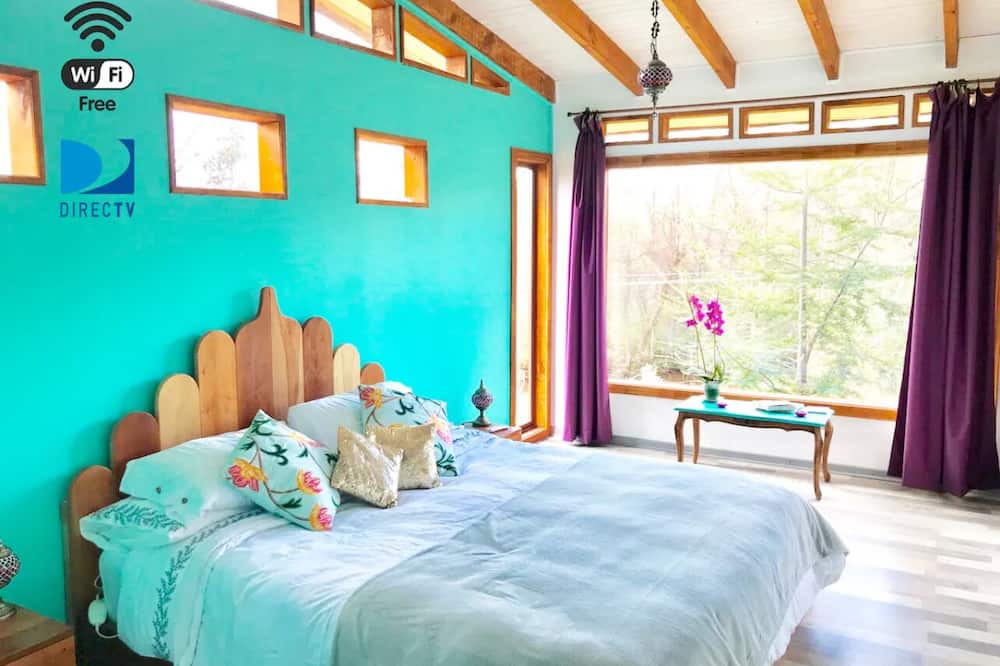 Pinto House | Beautiful rustic and modern house, Termas de Chillán.