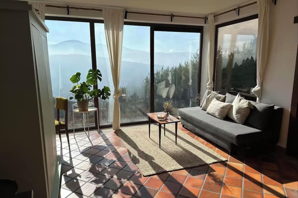 Oliveira do Hospital Apartment | Serene Mountain View Retreat