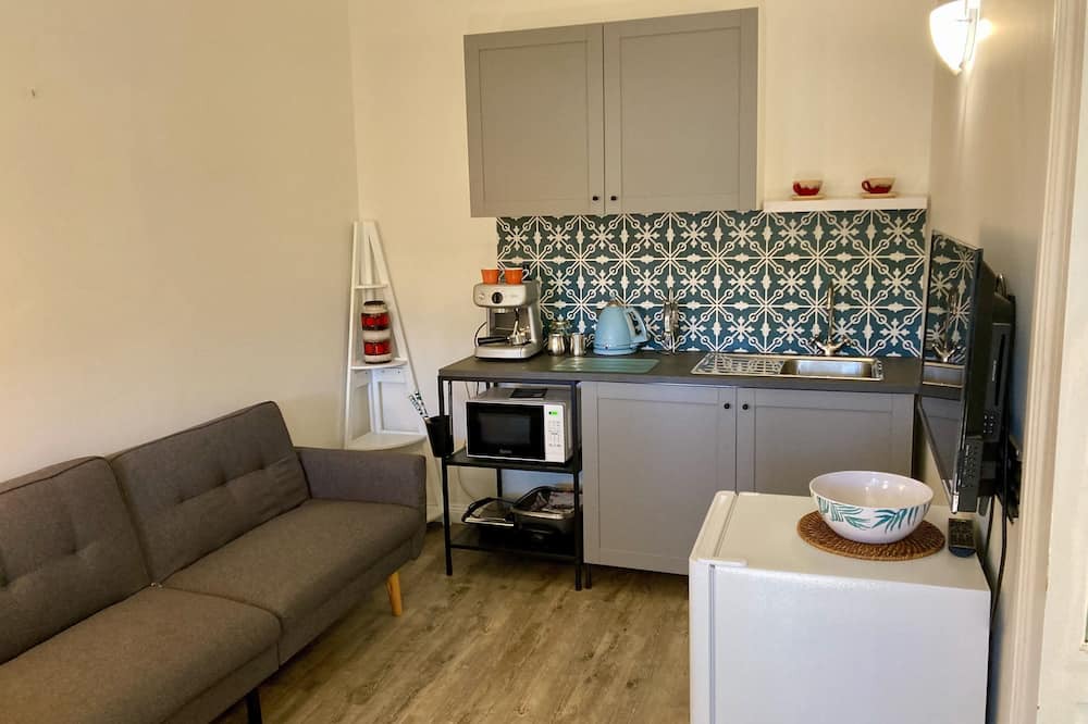 Lithgow Cottage | Private, self contained, guest quarters.