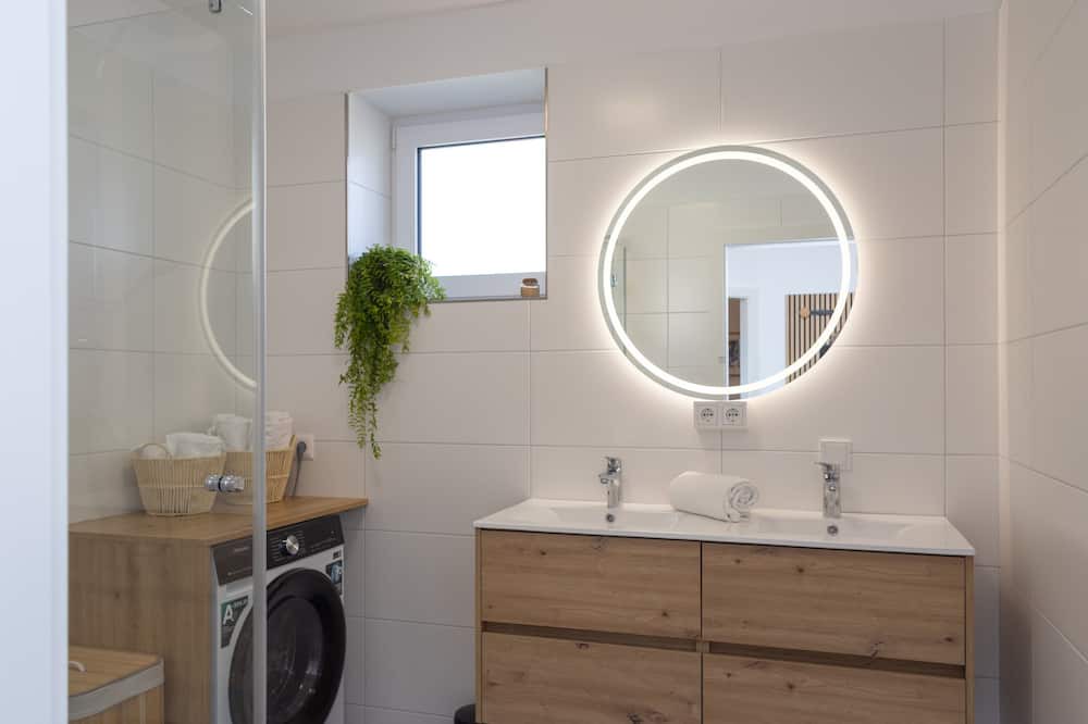 Ledenitzen Apartment | Modern, new vacation apartment with mountain views, not far from idyllic Lake Faak