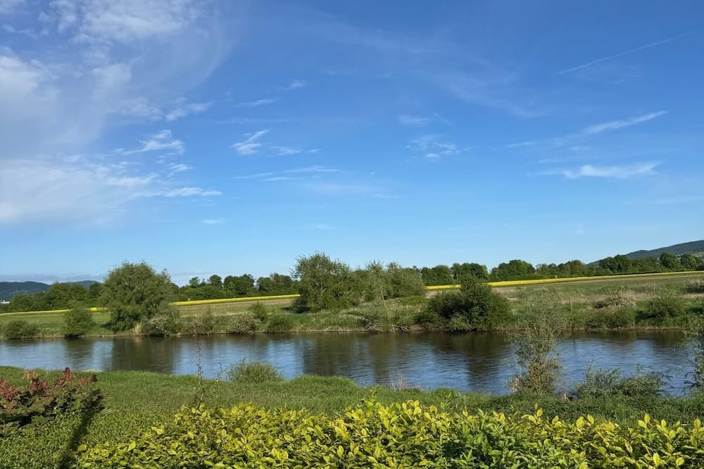 Rinteln House | Stylish vacation home directly on the Weser with covered terrace and free WLAN