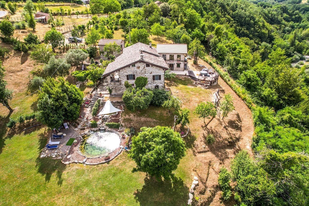 Pontremoli Other | Charming 4-bedroom farmhouse in enchanting Tuscany close to mountains and sea.