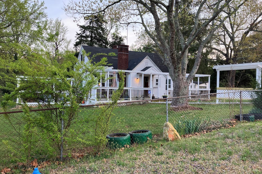 Conestee Condo | Charming 2-bedroom condo with AC, WiFi in lovely Greenville