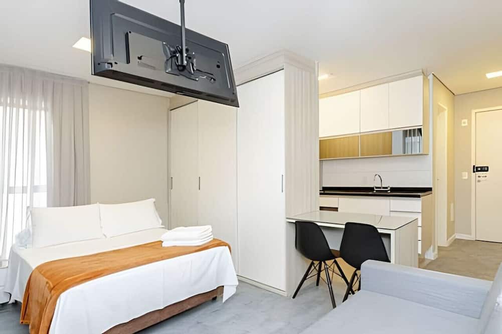 Campina do Siqueira Apartment | 4-person studio near Barigui in Ink Champagnat