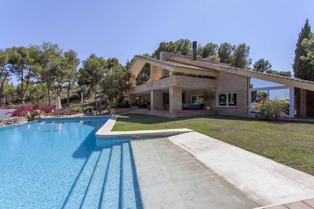 Sagunto Villa | House with iconic design