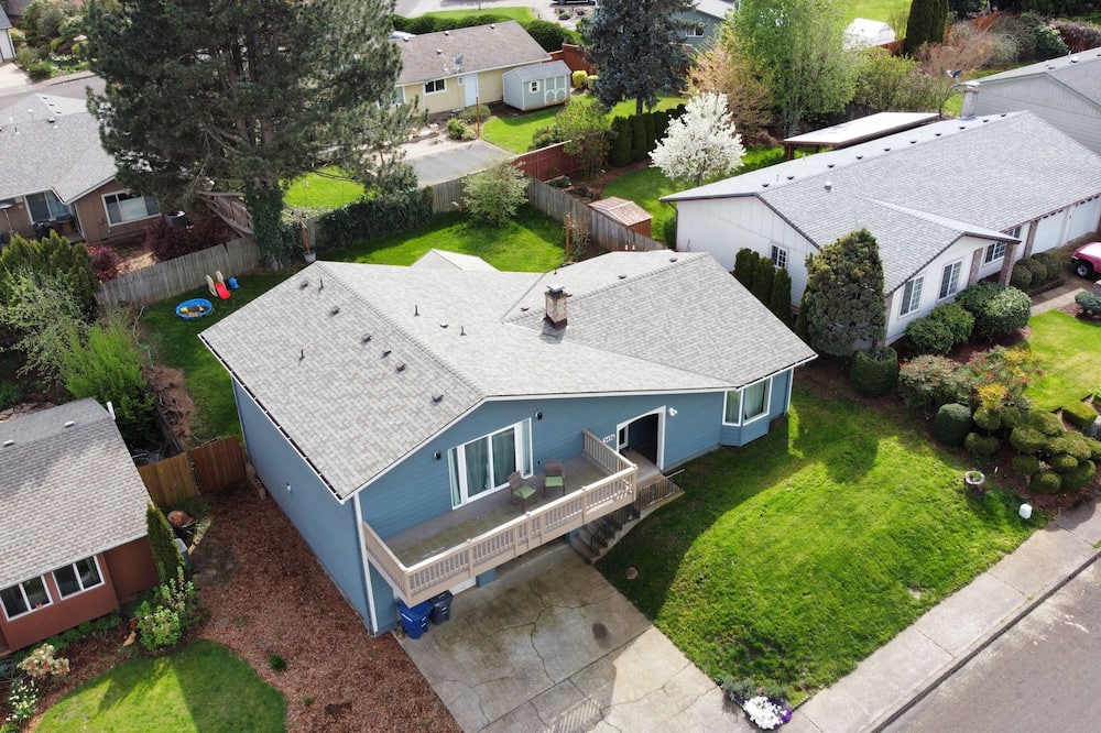 West Salem House | Spacious 4BR home w/hot tub near Salem wineries & family fun!