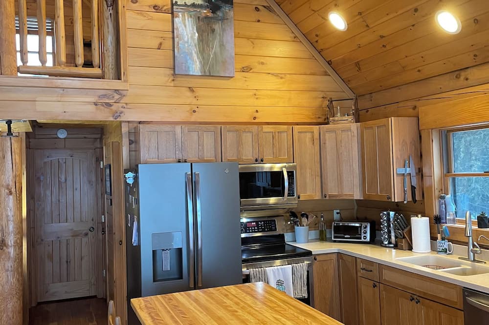 Alpena Cabin | Lakefront Cabin on Thunder Bay