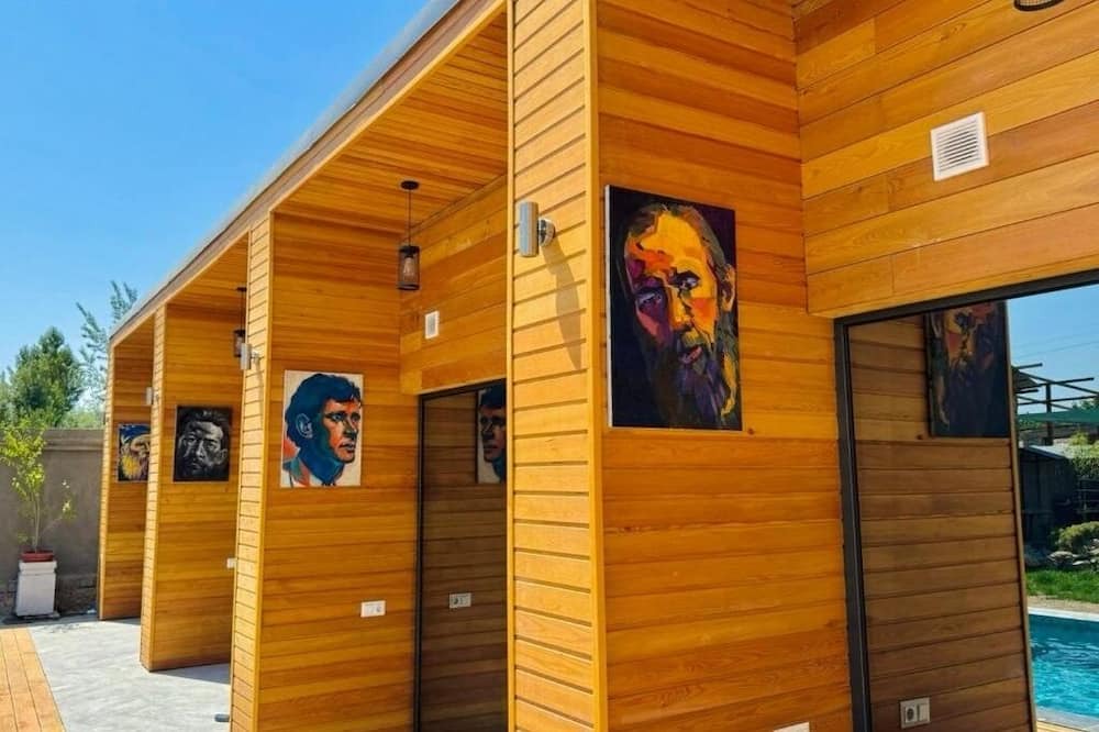 Tashkent Bed & Breakfast | YO Guesthouse : Double Room with Pool View