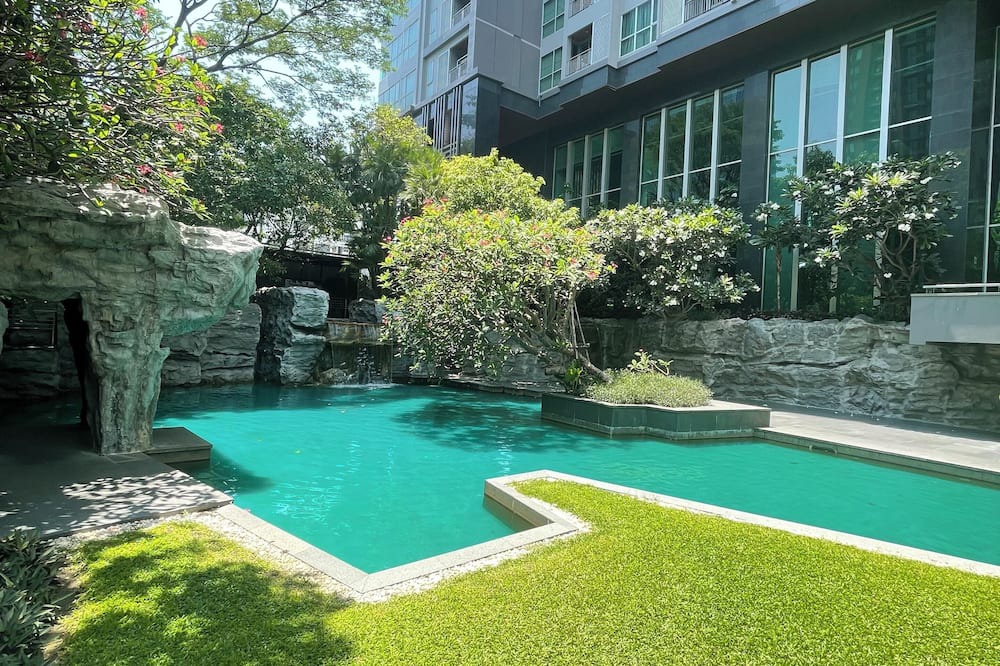 Makkasan Apartment | 1BR Luxury Condo Central Asoke Sky Pool & Gym