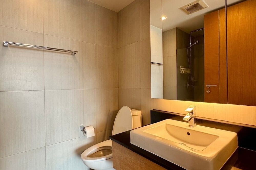 Chidlom Condo | Luxury Stay High-Speed WiFi Secure & Cozy