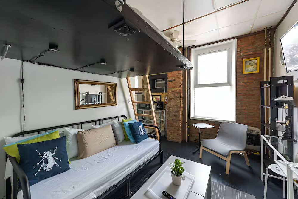 Fishtown Apartment | BUSSIN efficiency apartment in fab Fishtown Dog-Friendly, fast WiFi, AC, W/D